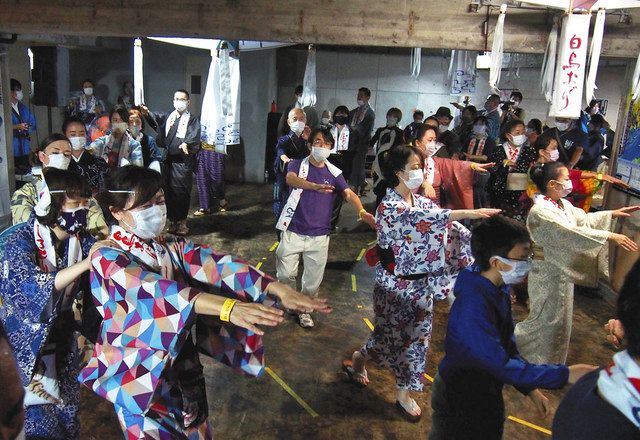 東京で軽快に白鳥おどり 伝統紹介イベント参加者 一体感楽しい 中日新聞web