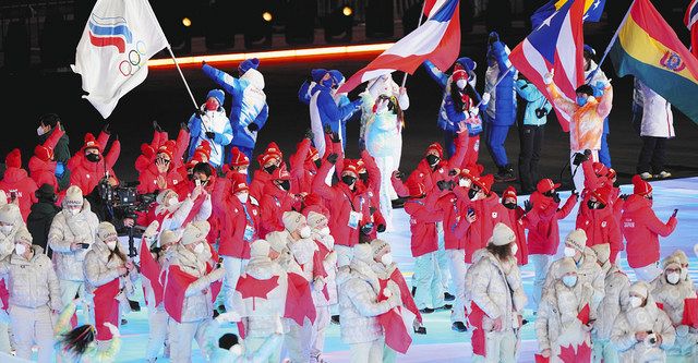 北京冬季五輪の閉会式に参加する日本選手団