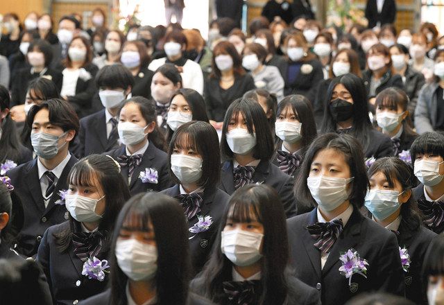 マスク巡り揺れる卒業式 国「原則不要」通知も現場はまちまち：中日新聞Web