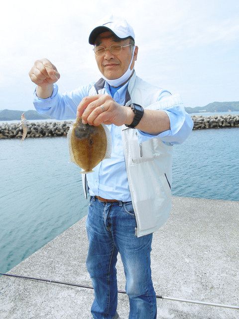 菅島港で角本さんにヒットしたヒラメ
