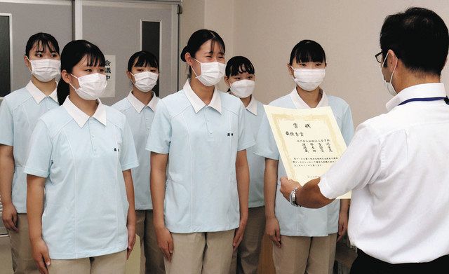 北信越介護技術コン 田鶴浜高生最優秀賞 表彰伝達：北陸中日新聞Web