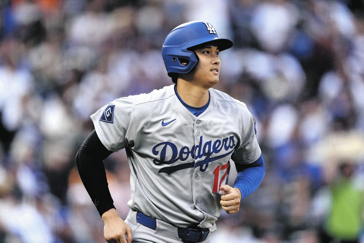 （大谷翔平所属）ドジャースの戦法　伝説の名著　野球　インテリアにも 大谷翔平が逆方向へ2試合連続のホームラン…ドジャースは5-4で米