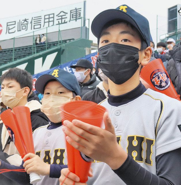 スタンドから熱いエール 応援団 丹生高選手の粘りに応える 中日新聞web