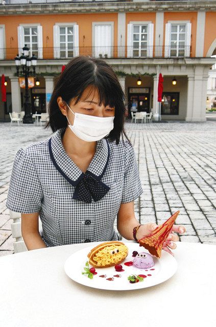 食欲の秋ですよ モンスターワッフル お目見え 志摩スペイン村 中日新聞web