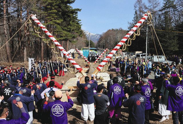 御柱祭２０２２＞ 車「曳行」、２日の上社山出しで幕開け ：中日新聞Web