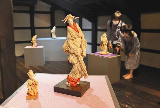 鳥の子紙の柔らかな風合い 越前市で永野智さん和紙人形展：中日新聞Web