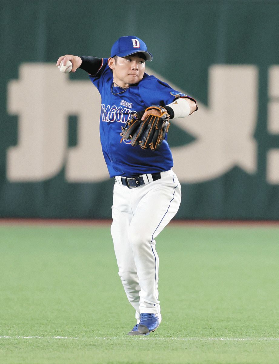 痛みを押してよく頑張った」前日156キロ直球が背中直撃の中日・村松開