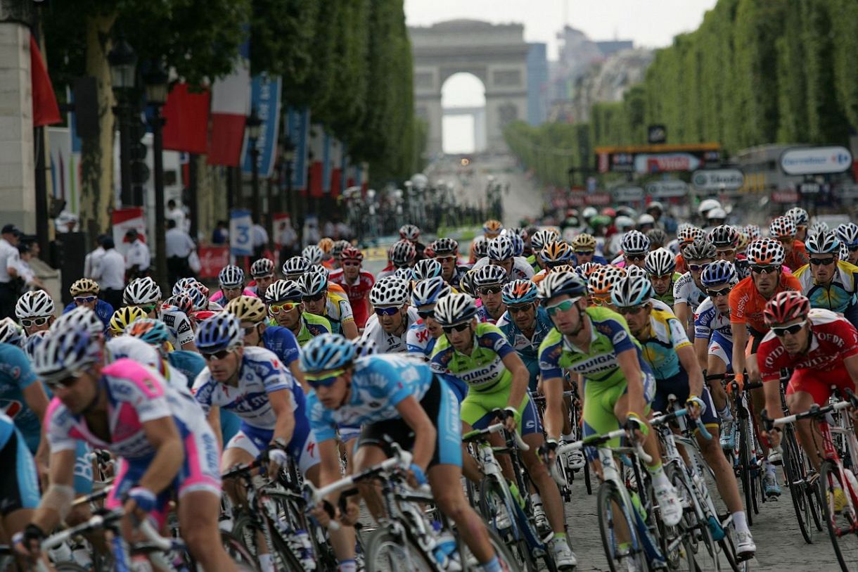 ツール ド フランス基礎知識 １０ 事故防ぐため同一集団は同タイムに 各ステージ上位３人には ボーナスタイム で 優遇 中日スポーツ 東京中日スポーツ