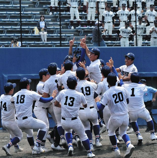 履正社・多田晃監督、チーム改革が実を結び甲子園へ 最近夏は倒せ