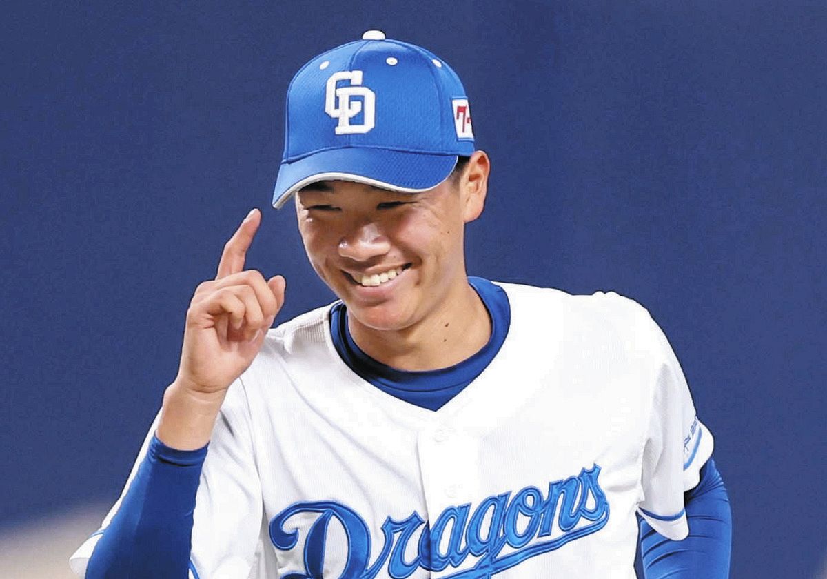 中日育成1位・中村奈一輝、本拠地デビュー 9回の守備で正面のゴロを体