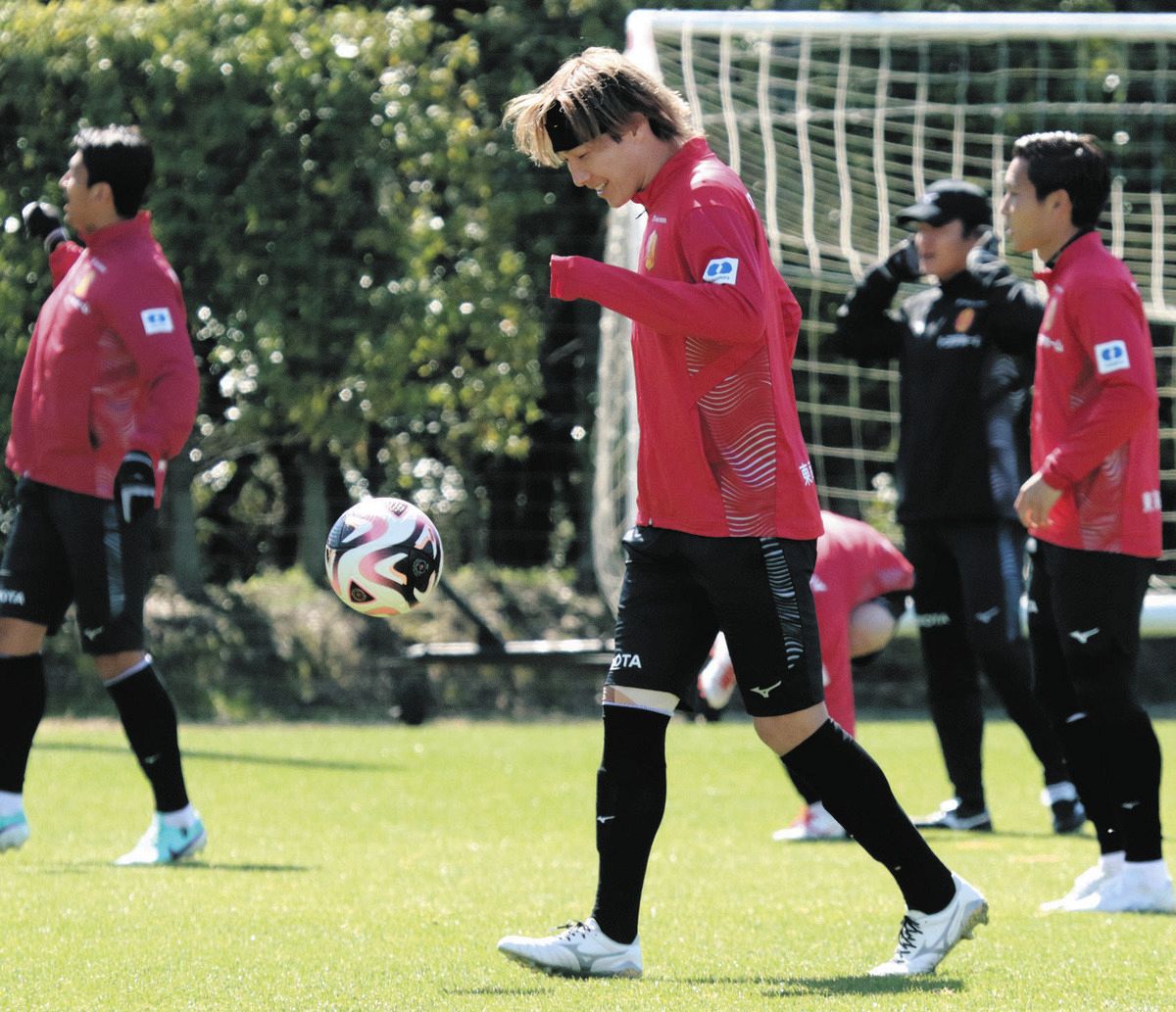 山岸祐也　2021カード3種 まさかの3分間で2枚のイエローカード…名古屋FW山岸祐也が退場