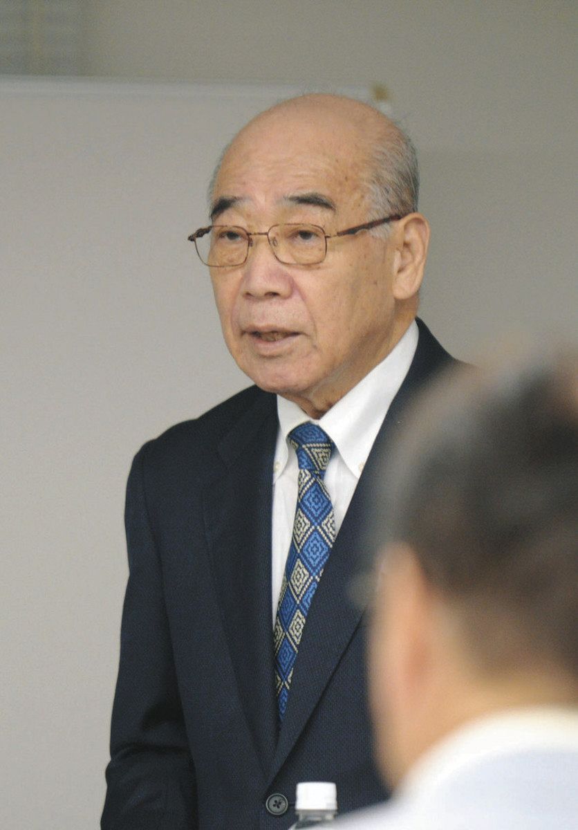 講演する浅田さん＝津市羽所町で