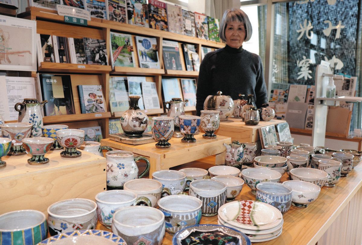 模様多彩な茶わんや皿100点展示 松阪で香肌窯の立松さん夫妻：中日新聞Web