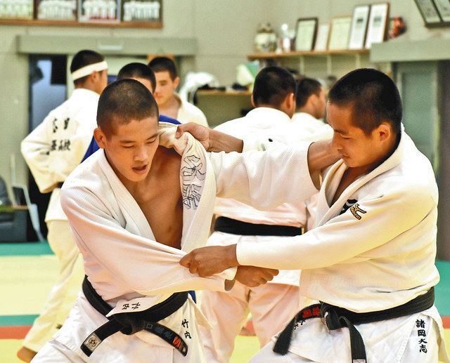 プラチナワード 三重のアスリートたち 柔道 竹内泰介選手 名張高3年 奈良県出身 中日新聞web プラチナワード 三重のアスリートたち 柔道 竹内泰介選手 名張高3年 奈良県出身 中日新聞web