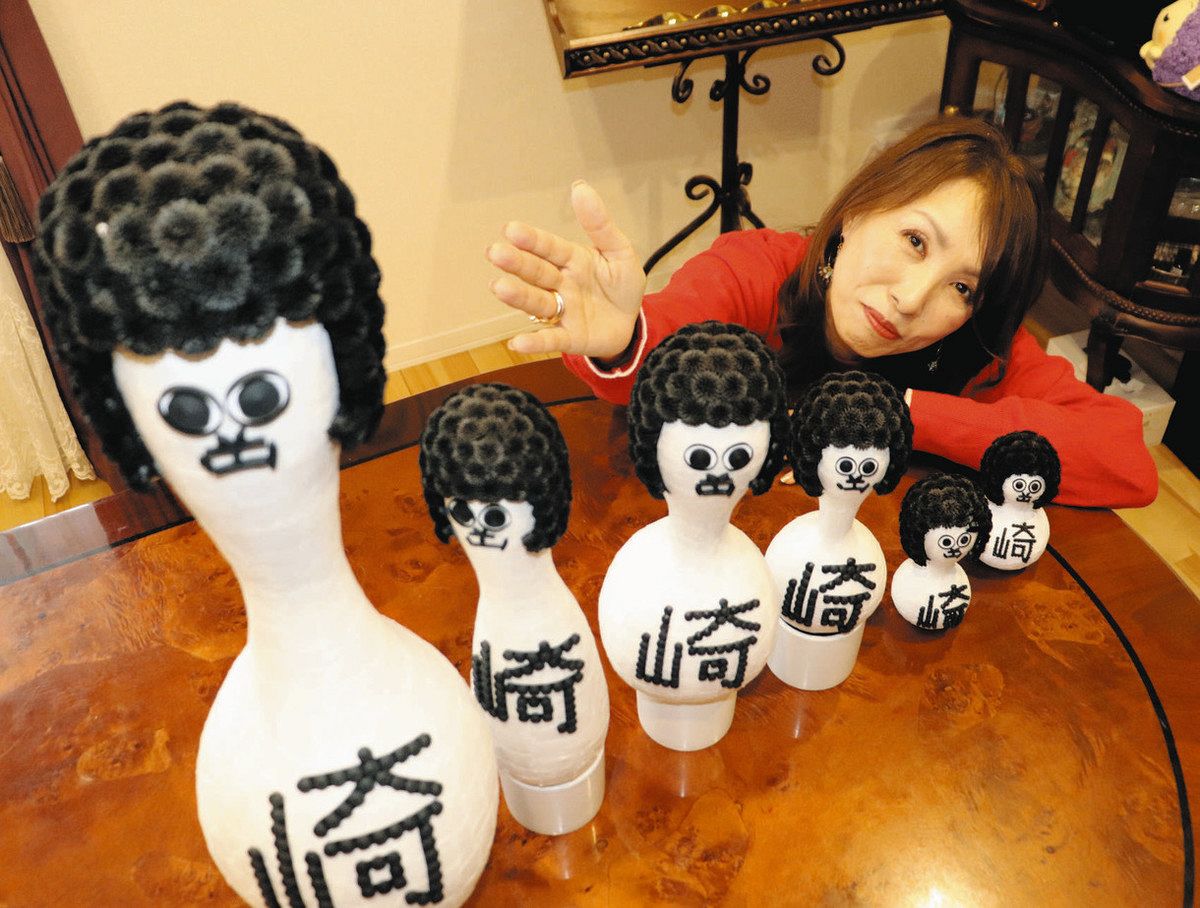 規格外ヒョウタンで紙工芸のオカザえもん 岡崎・磯貝さんが人形制作