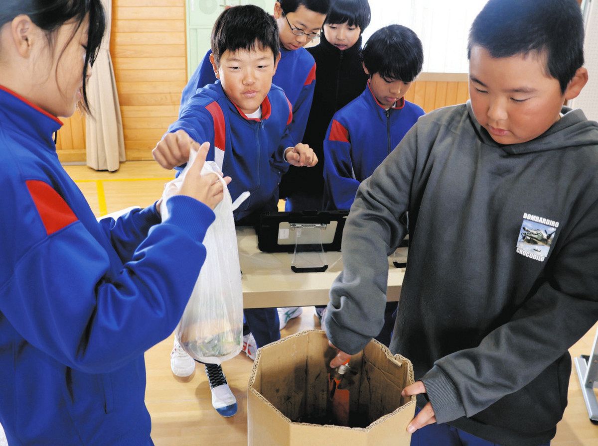 ミカワSDGs＞（260）コンポストを企業と改良 児童ら給食で堆肥作り