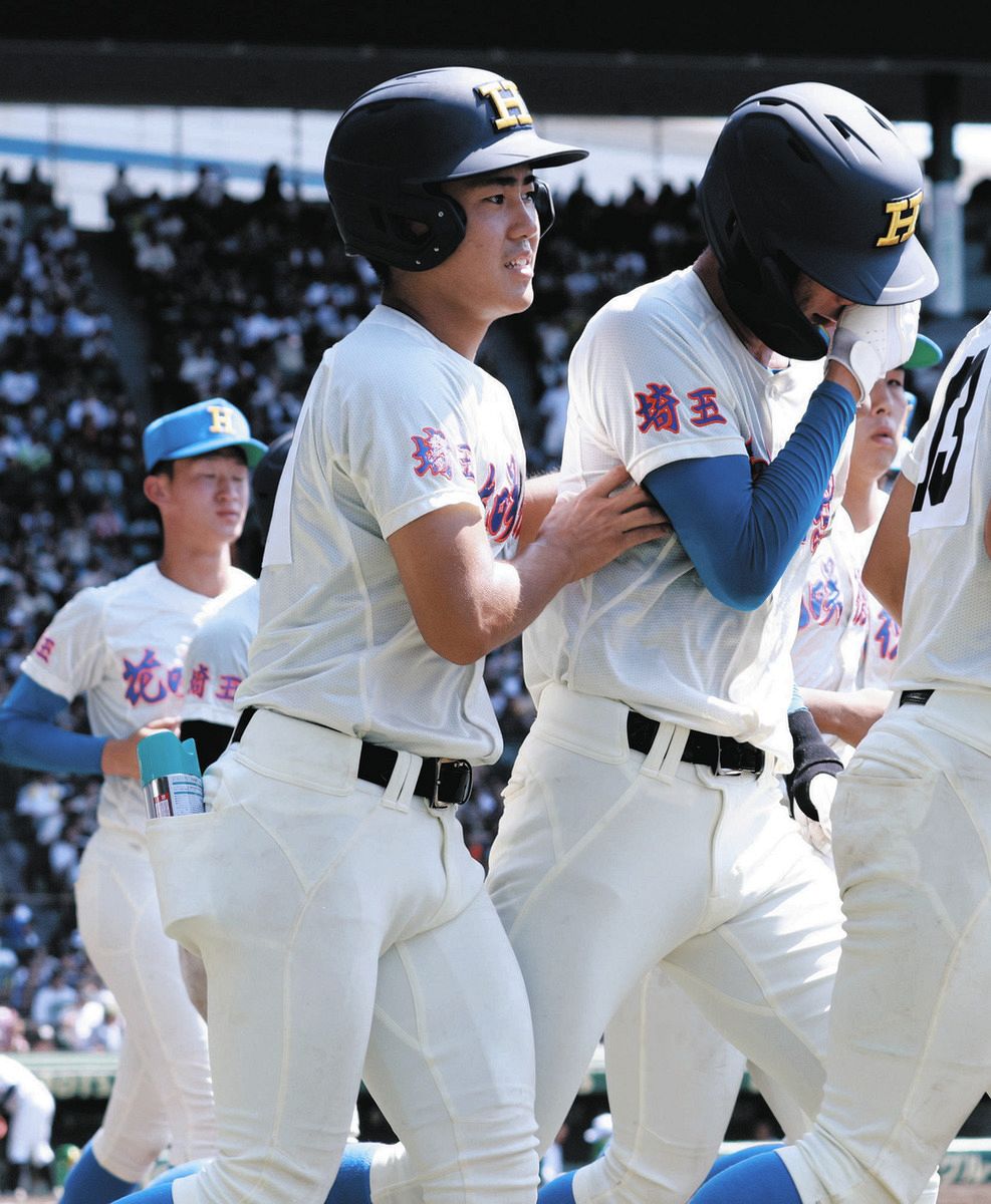 花咲徳栄・岩井監督、福外野手との親子鷹の夏も終わる「これから時間を取り戻したい」【夏の甲子園】：中日スポーツ・東京中日スポーツ