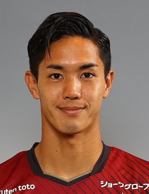 【写真】J1神戸の武藤嘉紀、母校・慶応の優勝に大興奮：中日スポーツ・東京中日スポーツ