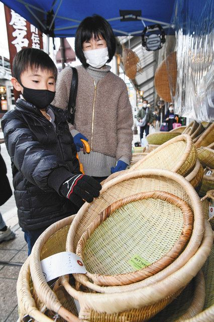 民芸品などが並ぶ「二十四日市」、規模縮小して開催 高山：中日新聞Web