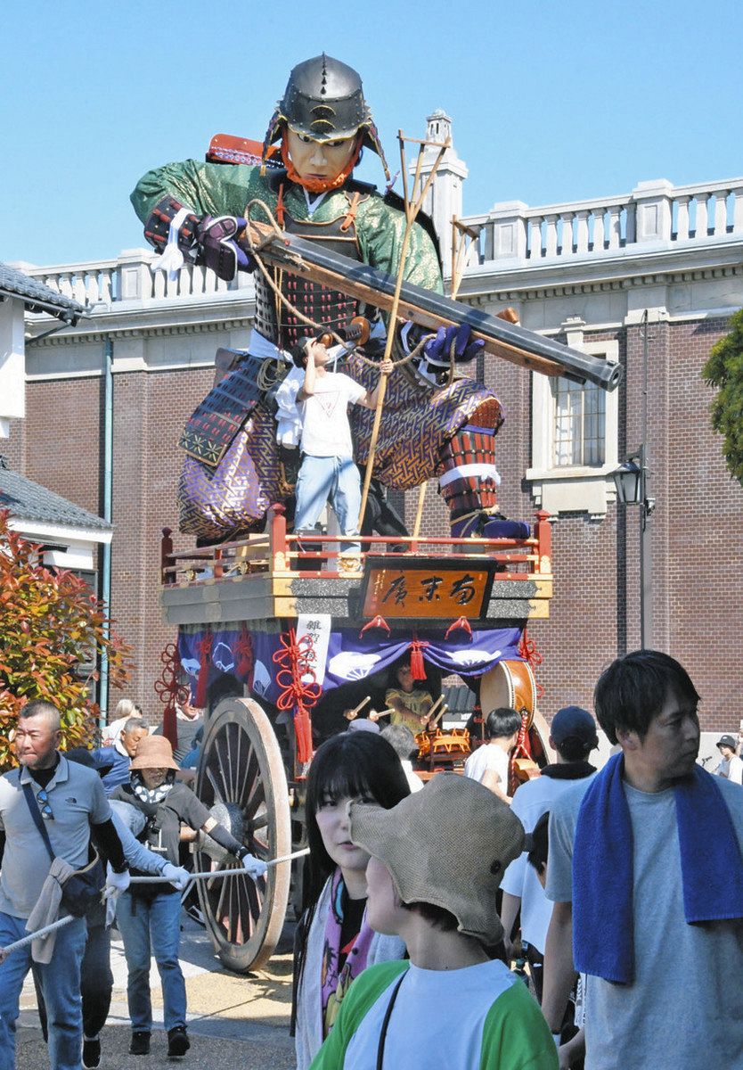三国 山車６基 本番さながら 三国祭 孫市や信玄「渡り初め」：日刊県民福井Web