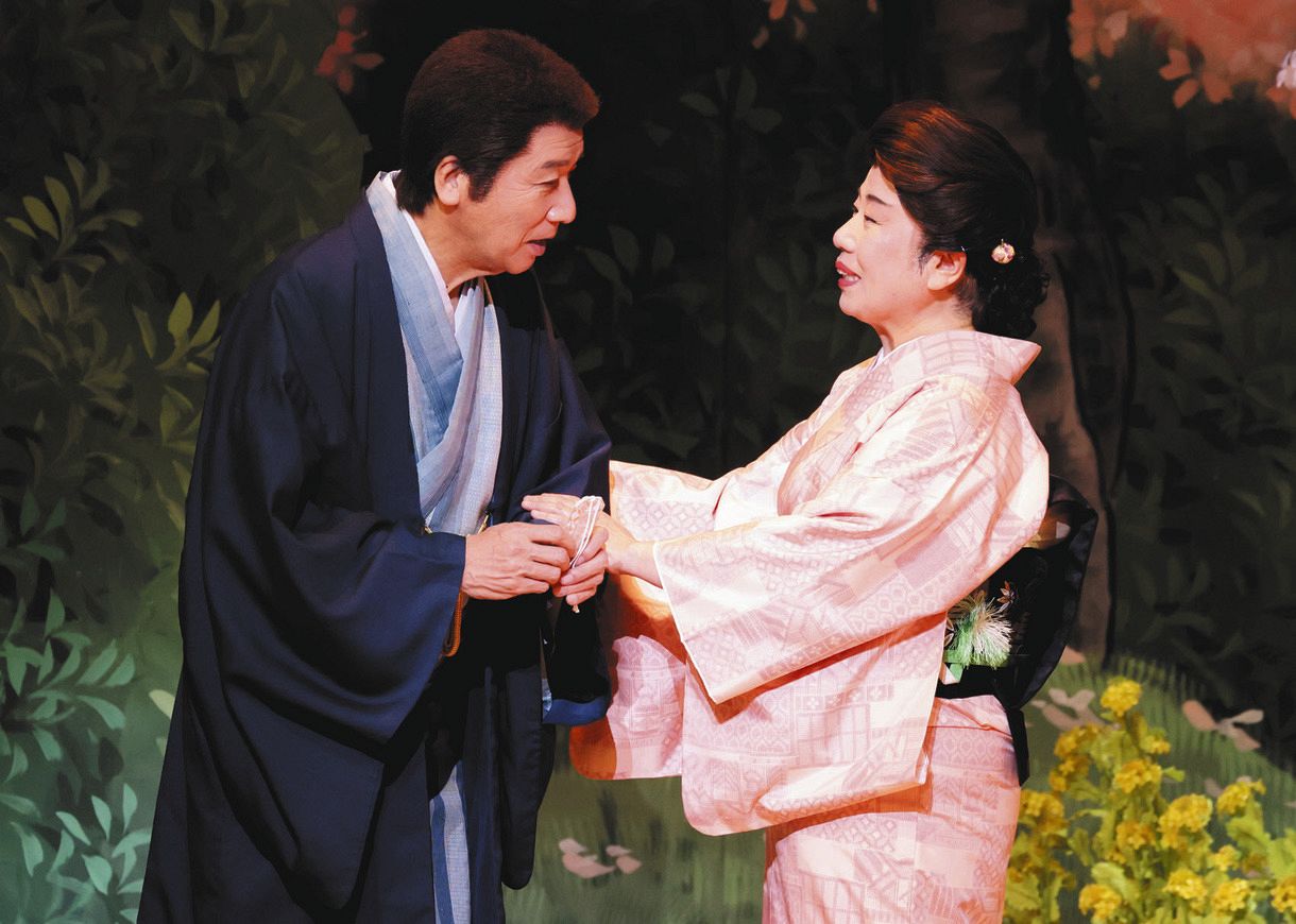 前川清 藤山直美の明治座公演開幕 前川 物覚えが悪いのでセリフも短くしてもらい芝居は楽を 中日スポーツ 東京中日スポーツ