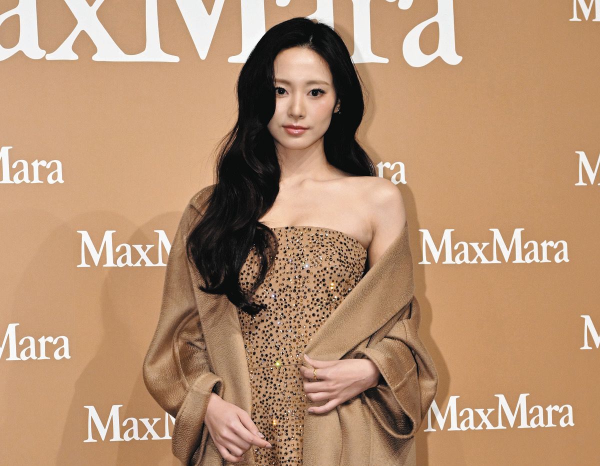 TWICE・ツウィ、変わらない自分らしさは「揺るぎない自信」 エレガント