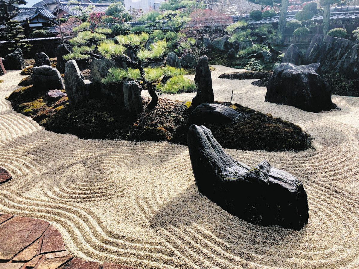 作庭家 重森三玲 露堂々  紙本 掛軸   箱なし 作庭家 重森三玲 露堂々 紙本 掛軸 箱なし 作庭家 重森三玲 露堂々 紙