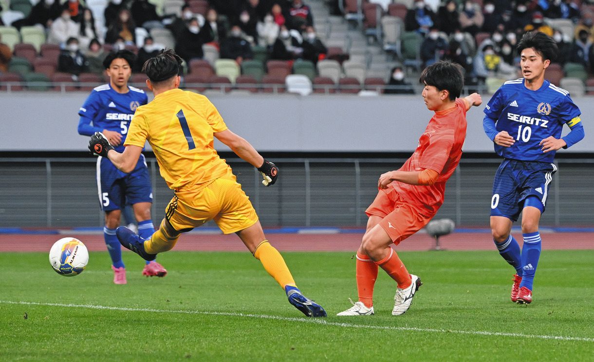 津工2点返すも初戦で姿を消す 15年越しの国立勝利ならず 高校サッカー選手権 中日スポーツ 東京中日スポーツ