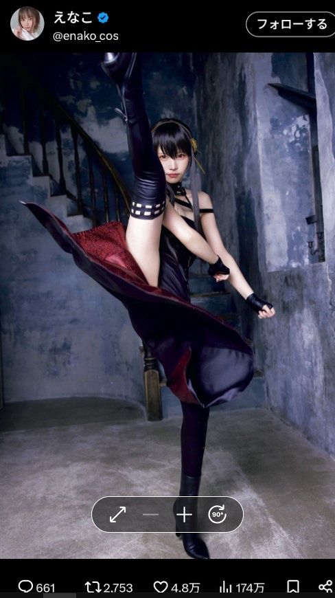 ◇えなこ、美しさMAXの蹴り【写真】：中日スポーツ・東京中日スポーツ