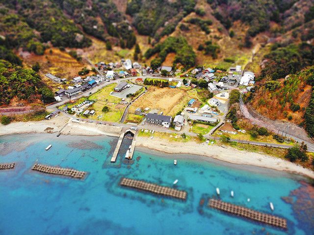 海、山、集落、クジラ…ジオラマ風に 若狭で空撮画像展：中日新聞Web