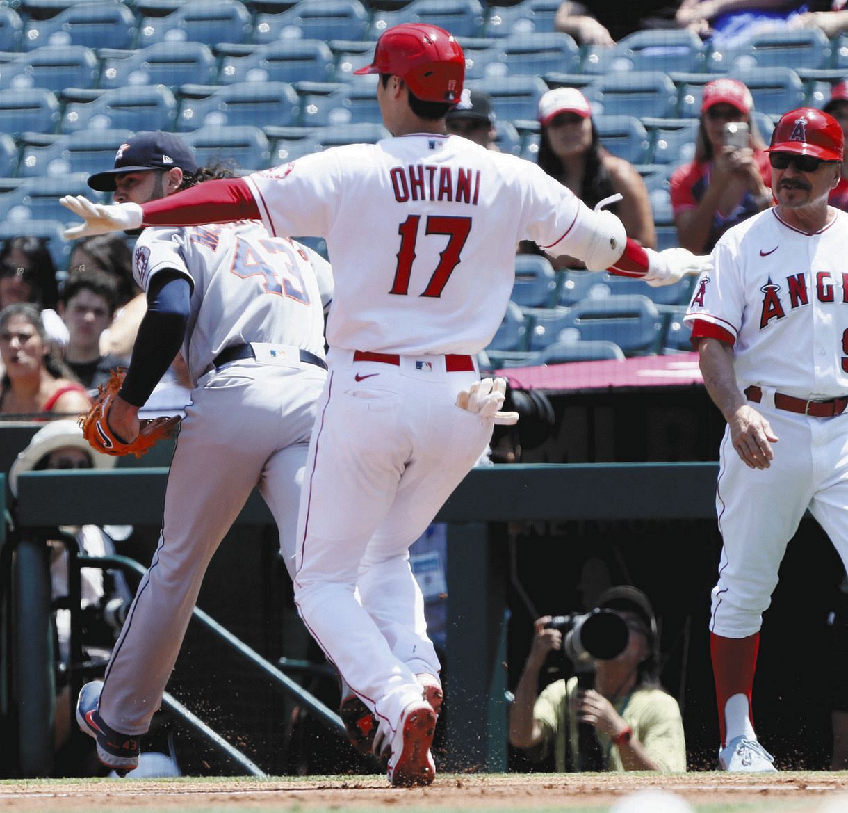 思わずセーフのポーズも エンゼルス大谷翔平が2試合連続マルチと絶好調 1回内野安打 5回中前打 Mlb 中日スポーツ 東京中日スポーツ