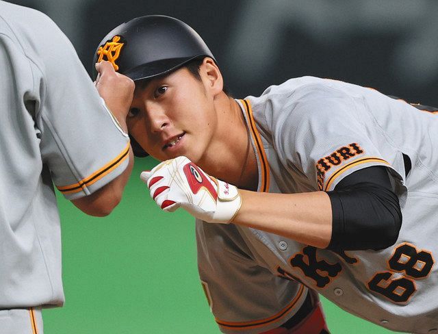 巨人 秋広が2戦連続安打 梶谷の2点先制打につなげる 開幕スタメンへ猛アピール 中日スポーツ 東京中日スポーツ