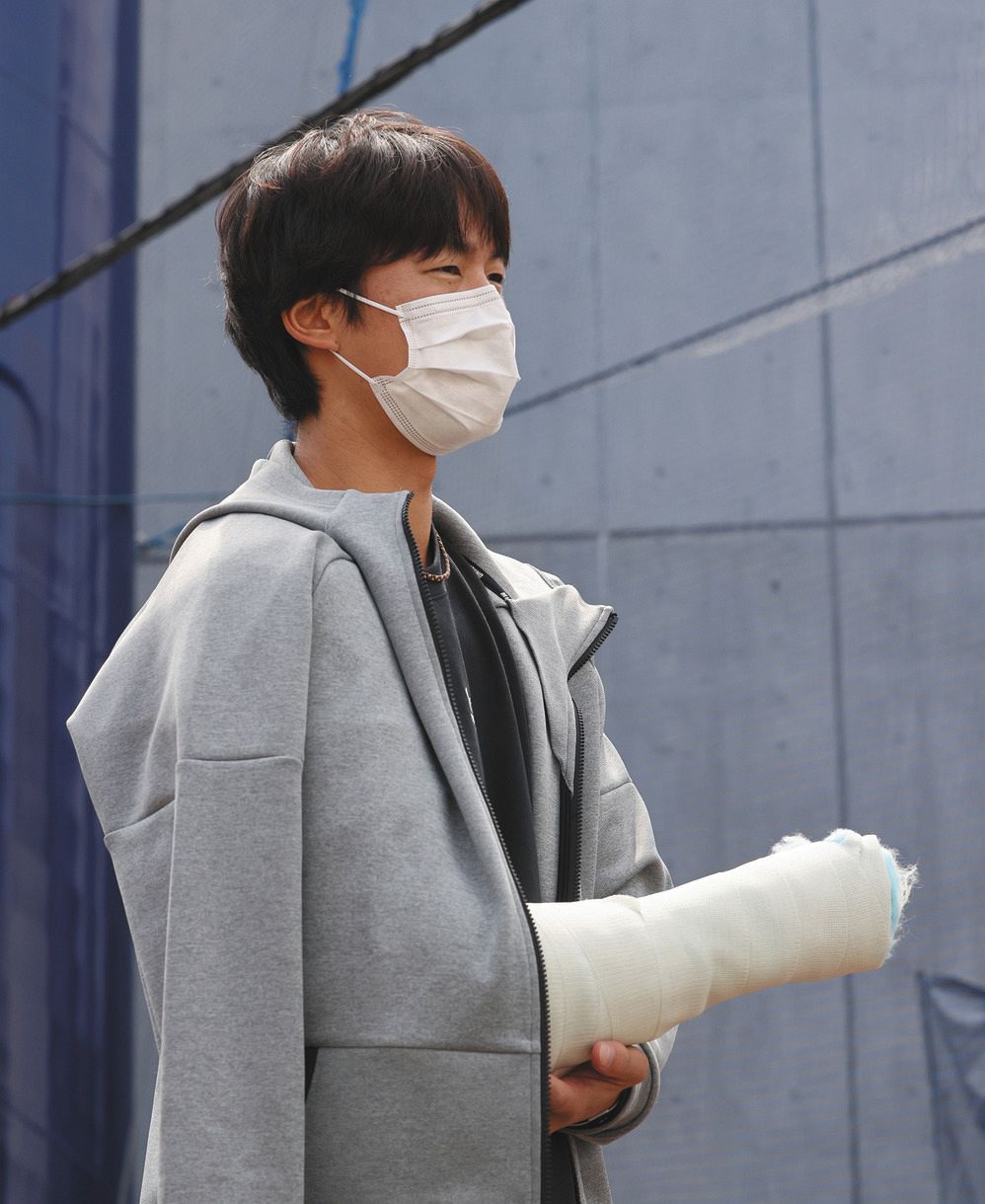 肘サポーター 角度調整可能 フリーサイズ トミージョン手術後 中日2軍】トミー・ジョン手術を受けた梅津、ナゴヤ球場でリハビリ開始
