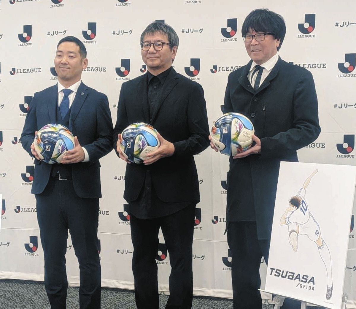 Jリーグ　公式試合球　キャプテン翼 Jリーグ「百年構想リーグ」公式球にキャプテン翼コラボボール「TSUBASA