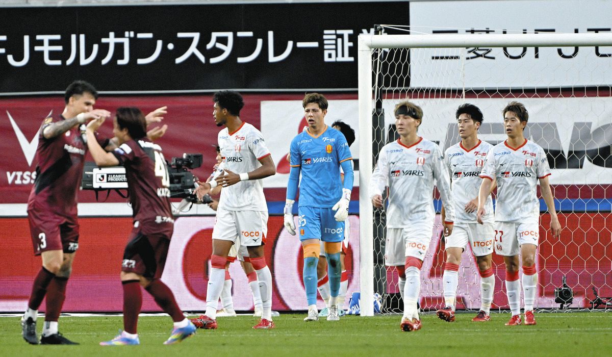 神戸－名古屋　前半、２点目のゴールを許した許す名古屋イレブン