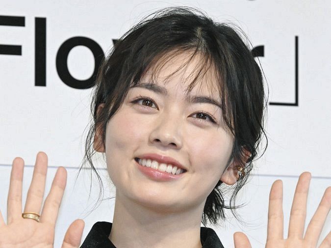 だれ？」小芝風花、バースデーショットにネットざわつく「本人ですか