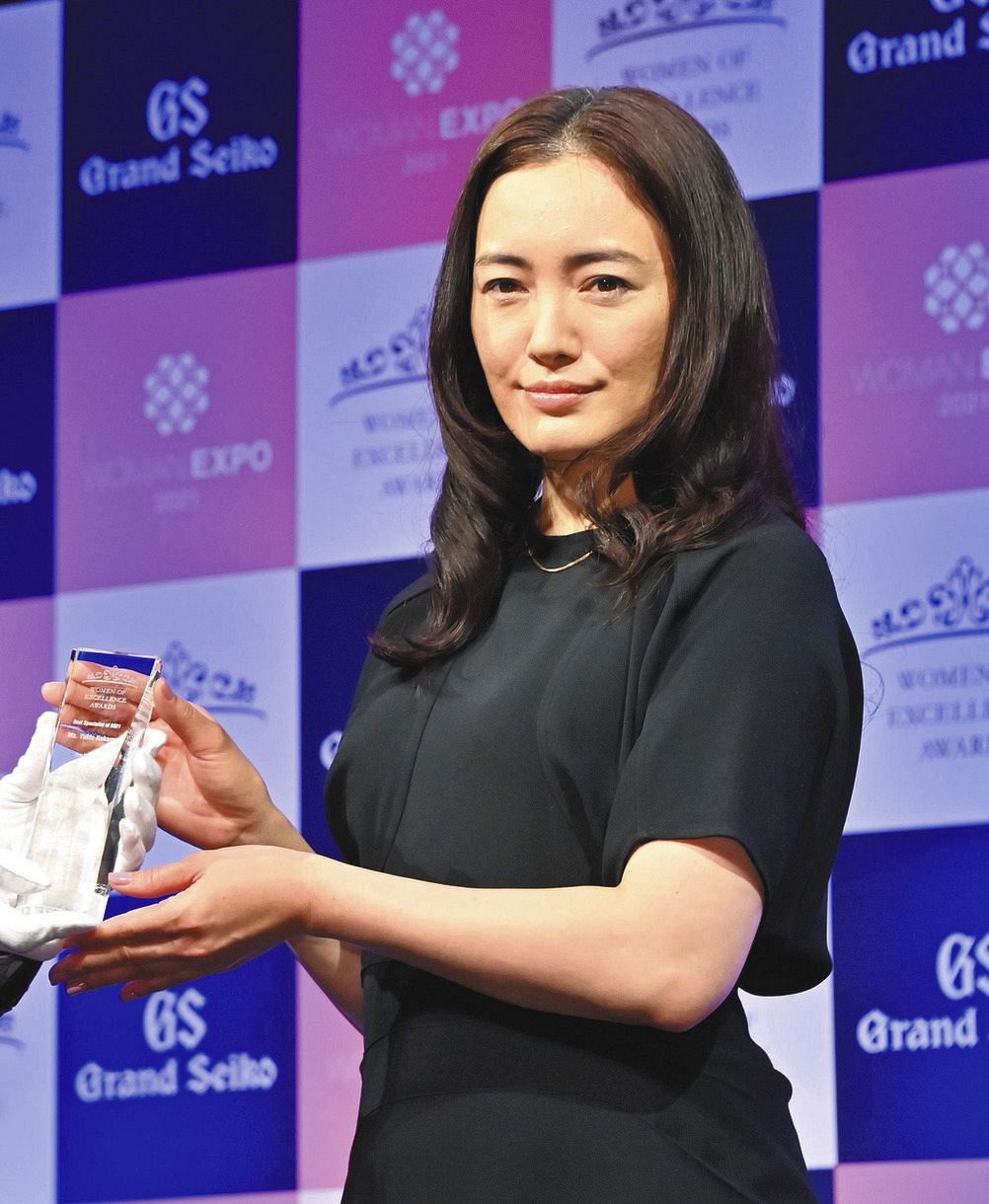 双子の母 仲間由紀恵 3時台に起きることも 超朝型生活明かす 子供が起きるまでが自分の時間 中日スポーツ 東京中日スポーツ 双子の母 仲間由紀恵 3時台に起きることも 超朝型生活明かす 子供が起きるまでが自分の時間 中日スポーツ 東京中日スポーツ
