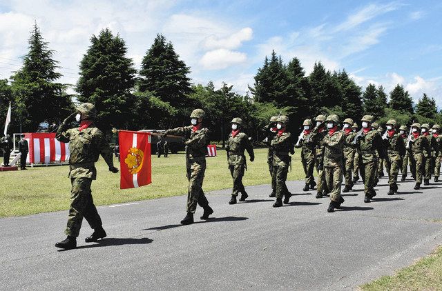 陸上自衛隊松本駐屯地 創設７１年記念の観閲式 中日新聞web