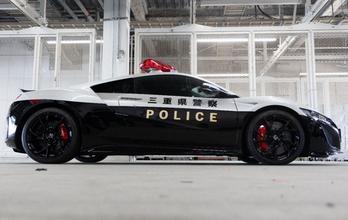 動画・写真特集】ホンダ「NSX」パトカーが三重の安全守る 爆音