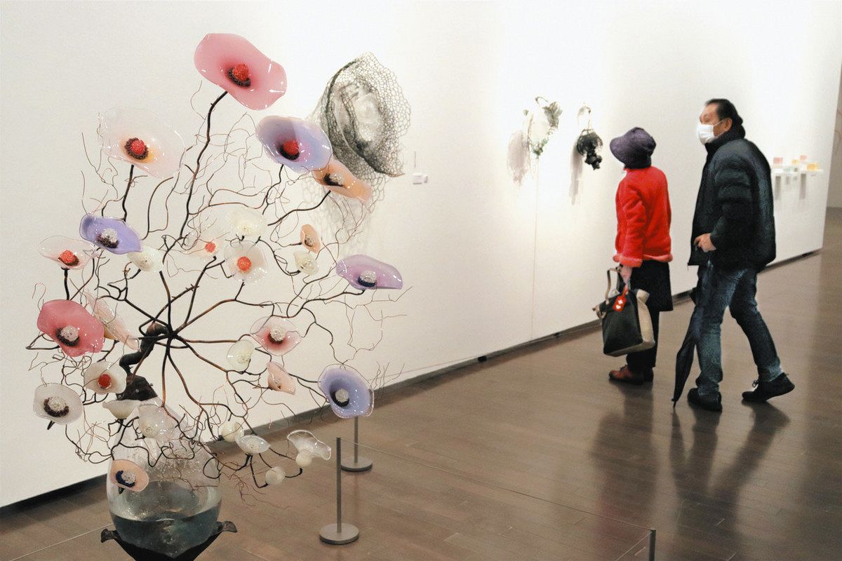 卯辰山で磨いた個性 21美で工芸工房研修生展：北陸中日新聞Web
