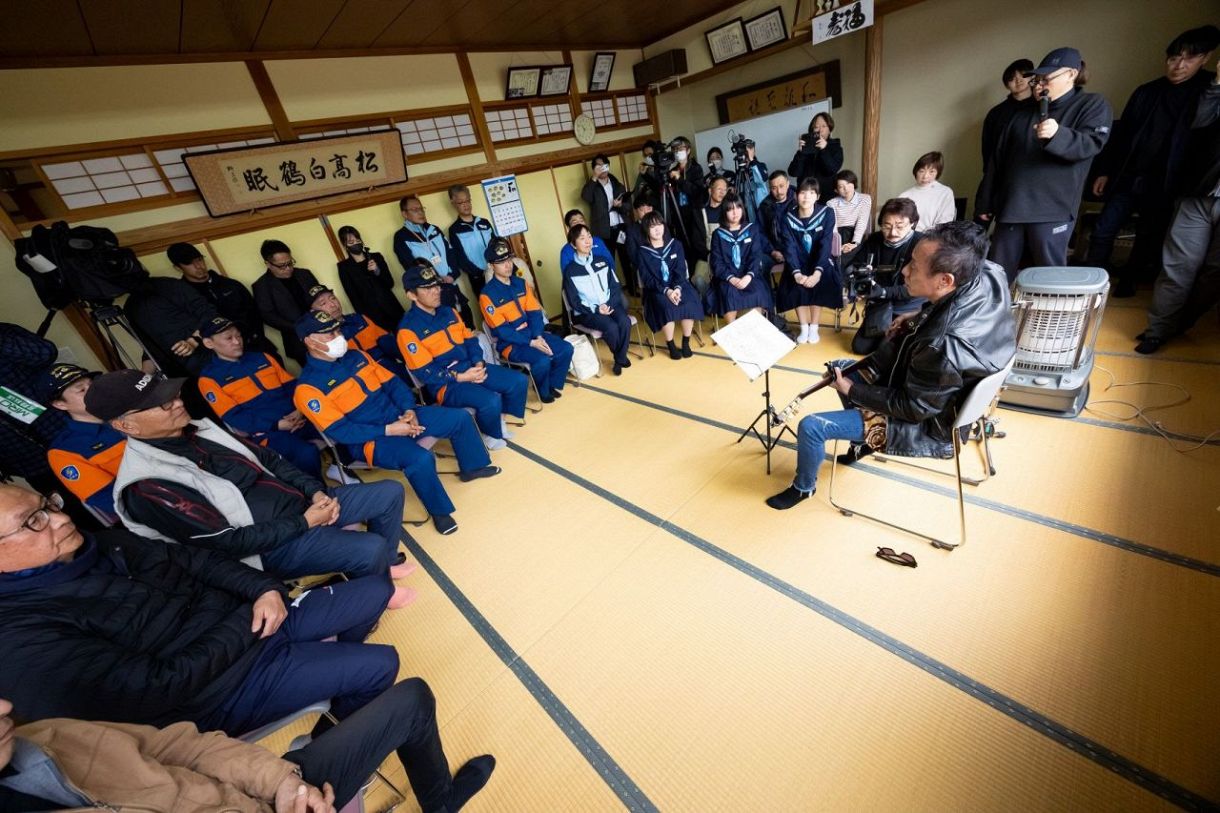長渕剛、みんなに幸せあれ！ 石川県志賀町で復興支援無料ライブ