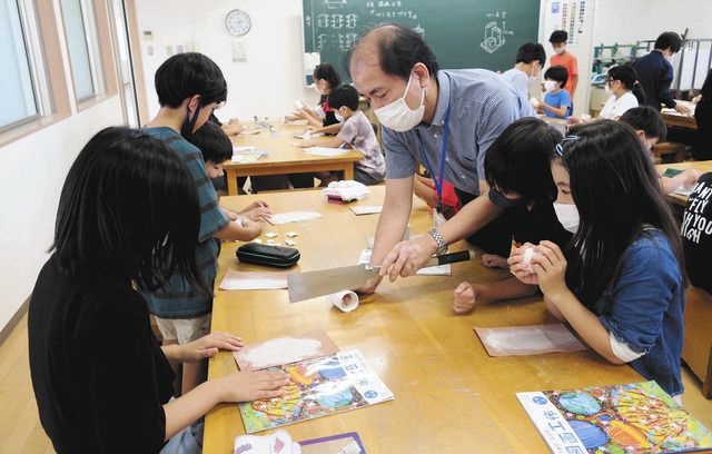 公立小の教科担任制＞（上）効果 複数教員で児童に目配り：中日
