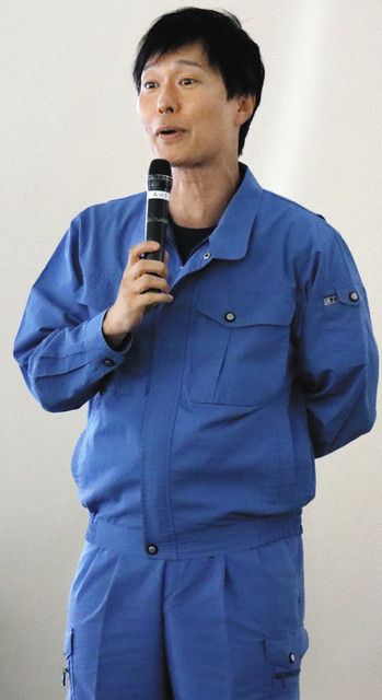 ごみの分別や環境問題への考えを語る滝沢さん＝大津市打出浜のコラボしが２１で 