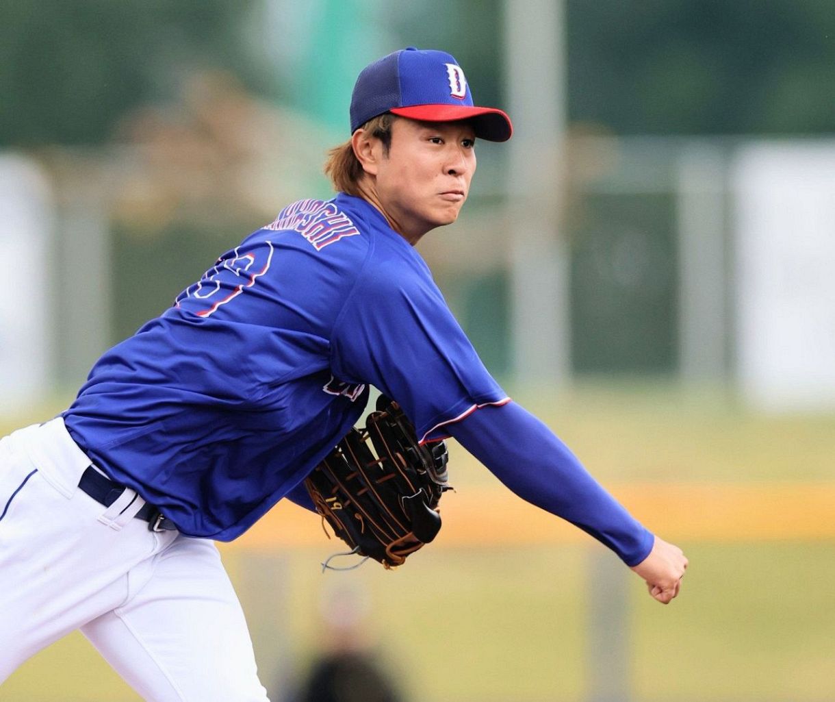 中日・高橋宏斗、今キャンプ初のシート打撃登板でバット2度粉砕 強風