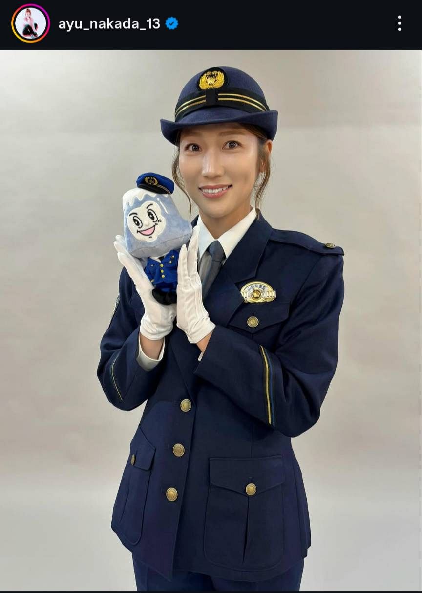 値下げしました仲田歩夢の直筆です ◇仲田歩夢、「悪いことしてないけど…」”自首”したくなる警察官姿