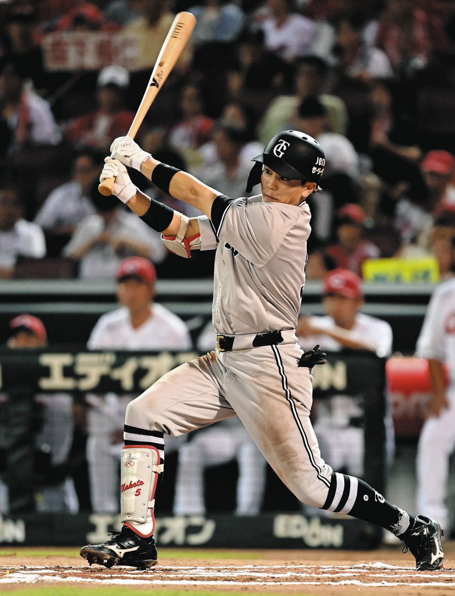 巨人・門脇誠、リード広げる2点二塁打 広島先発・森下のチェンジアップ