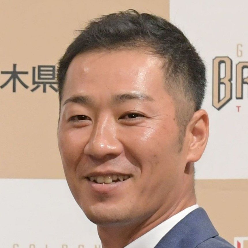西岡剛 福岡北九州フェニックス 選手兼監督に 北の新庄さん 南の西岡さん と堀江貴文さん報告 中日スポーツ 東京中日スポーツ