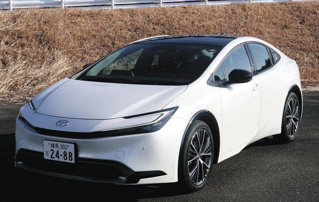 見た目も走りもまるで“スポーツカー” トヨタ「プリウス」新型HEV車 