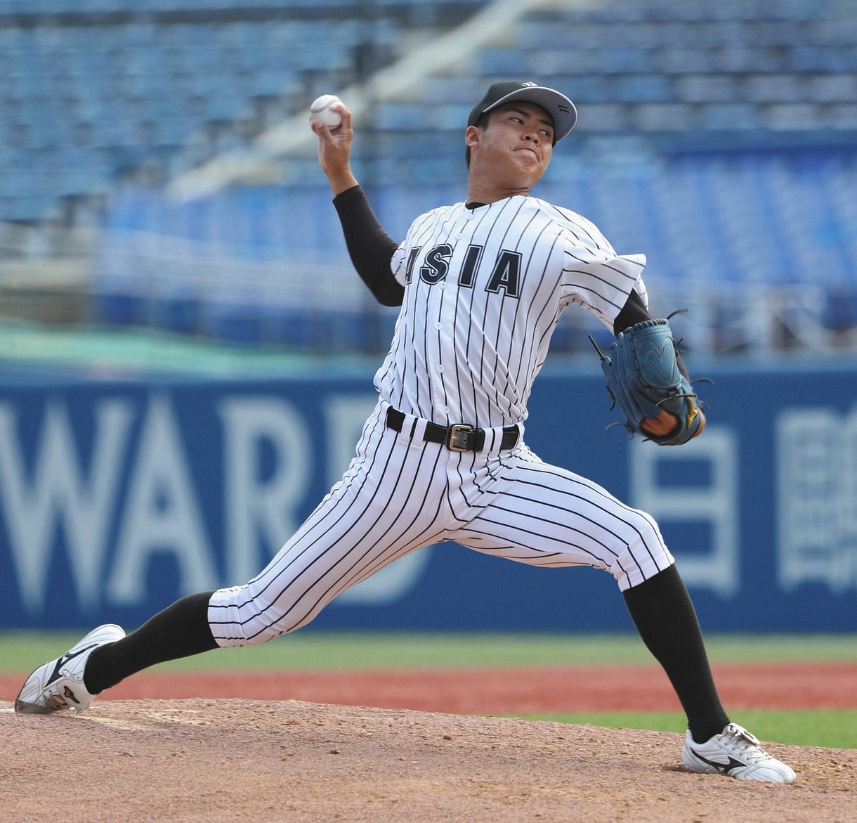 昭和の野球をやらせてくれ 亜大監督が選手に懇願 相手投手を疲れさせ勝利もぎ取る 東都大学野球 中日スポーツ 東京中日スポーツ