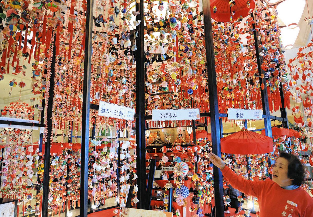鮮やかな1万のつるし飾り 大治・雅の会が制作、名駅・マリオットで展示:中日新聞Web